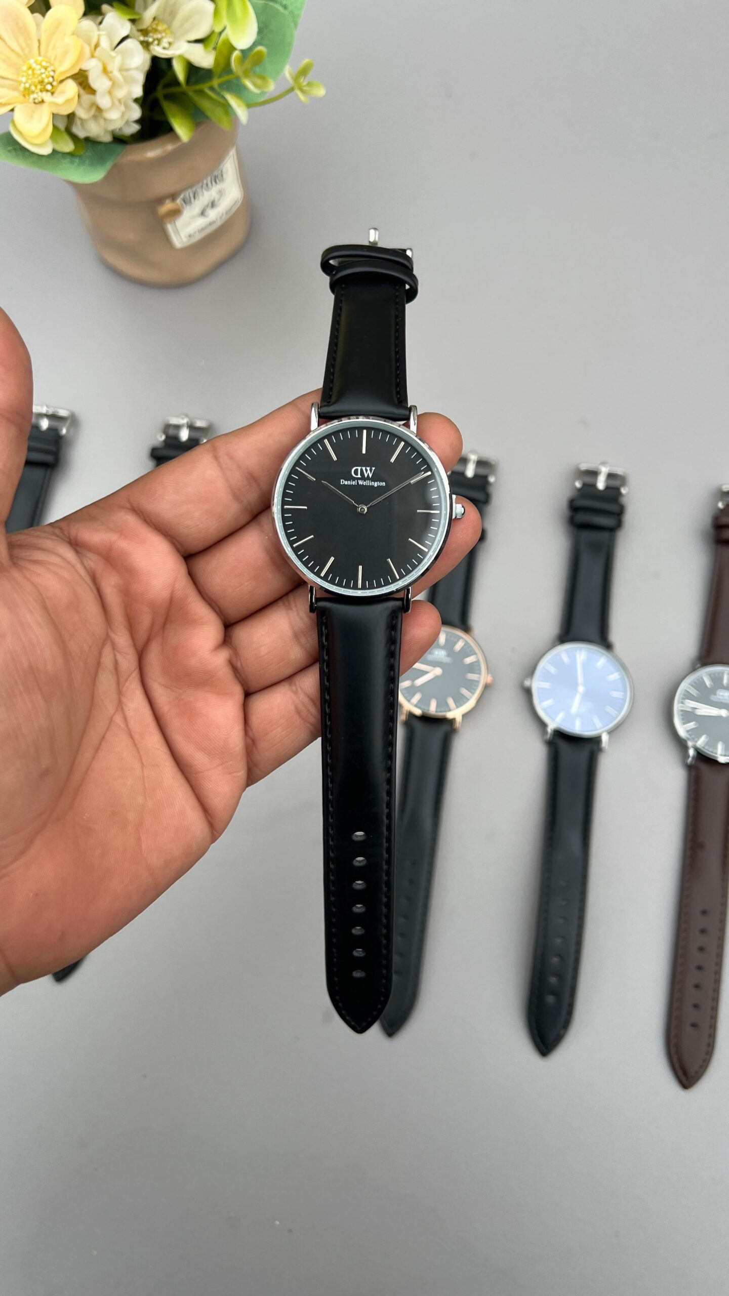 D W Watch