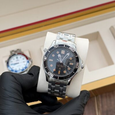 Omeg a Seamaster