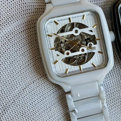 Rad_o True Square White Auto Open Heart