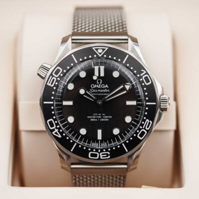 Omeg a Seamaster diver 300 automatic