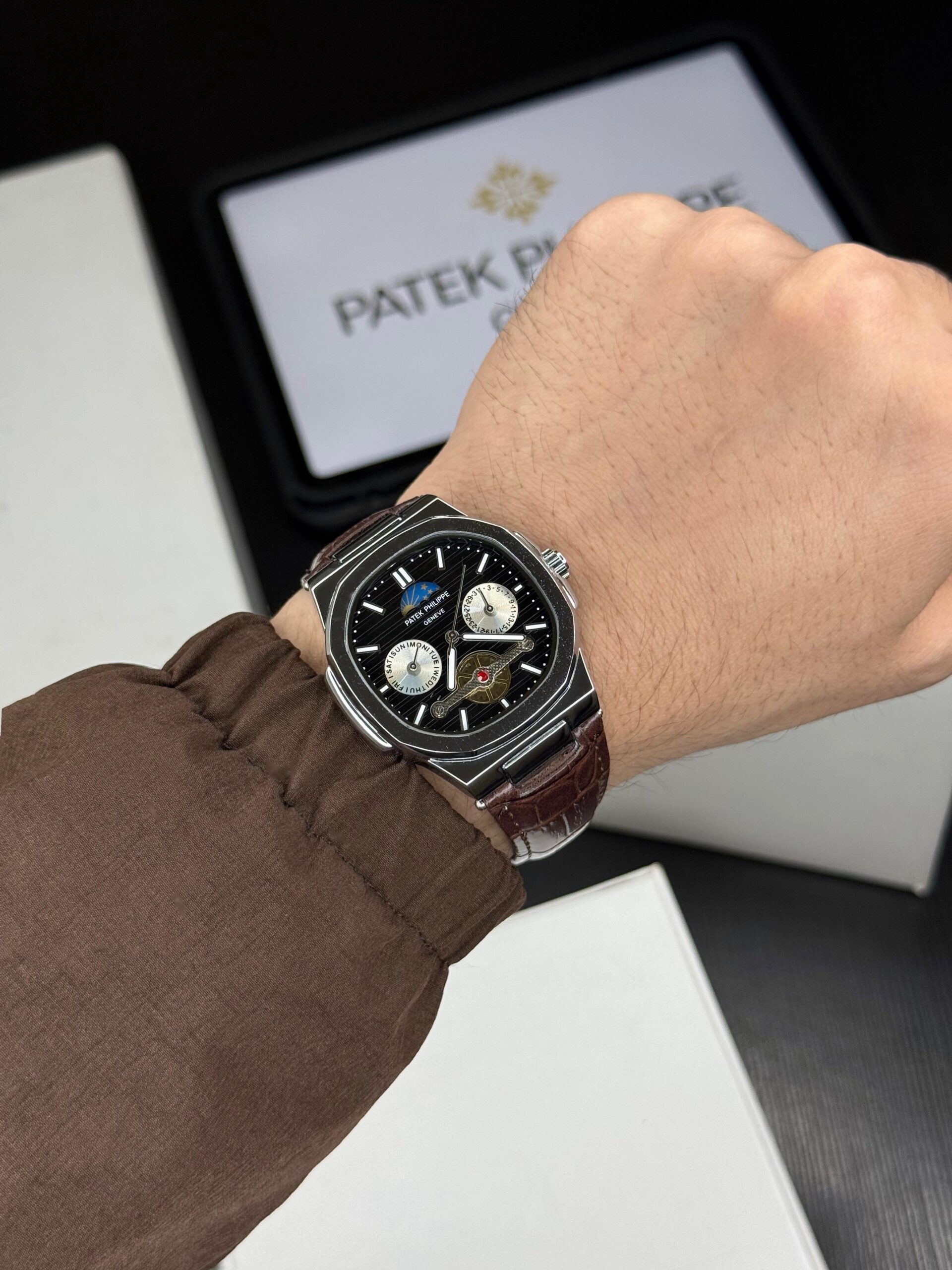 Patek Philipp_e Nautilus Chronograph