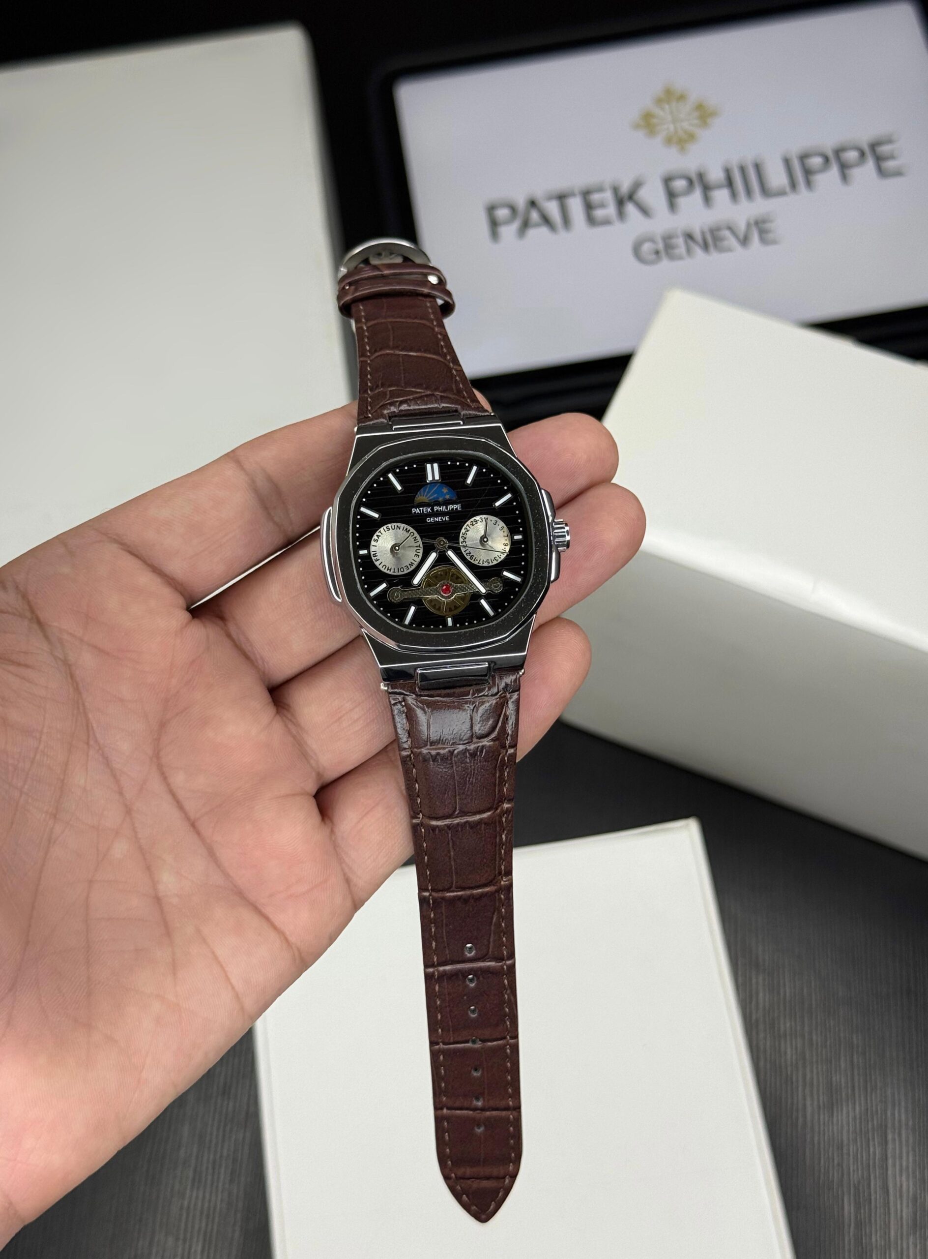 Patek Philipp_e Nautilus Chronograph - Image 3