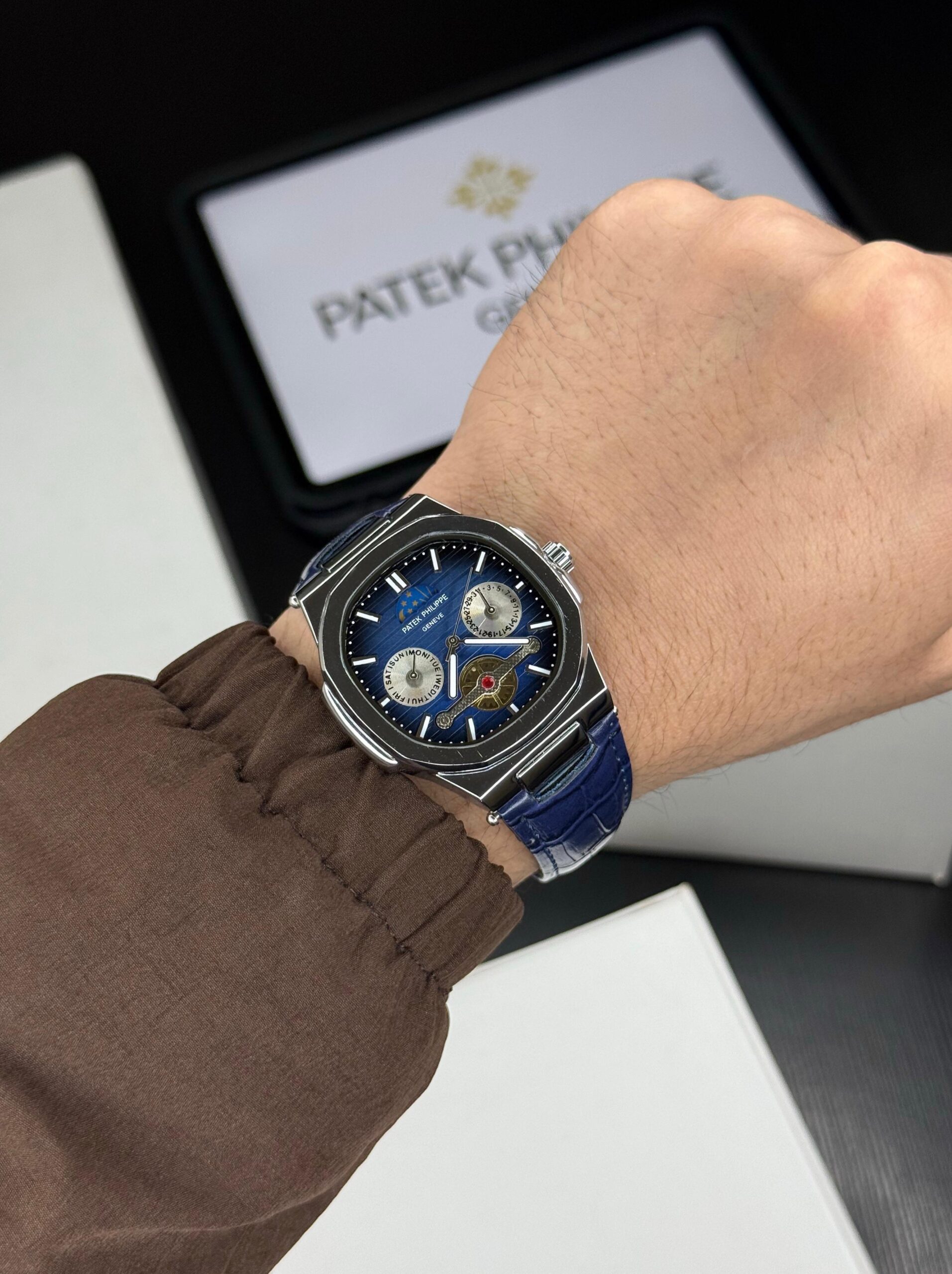 Patek Philipp_e Nautilus Chronograph
