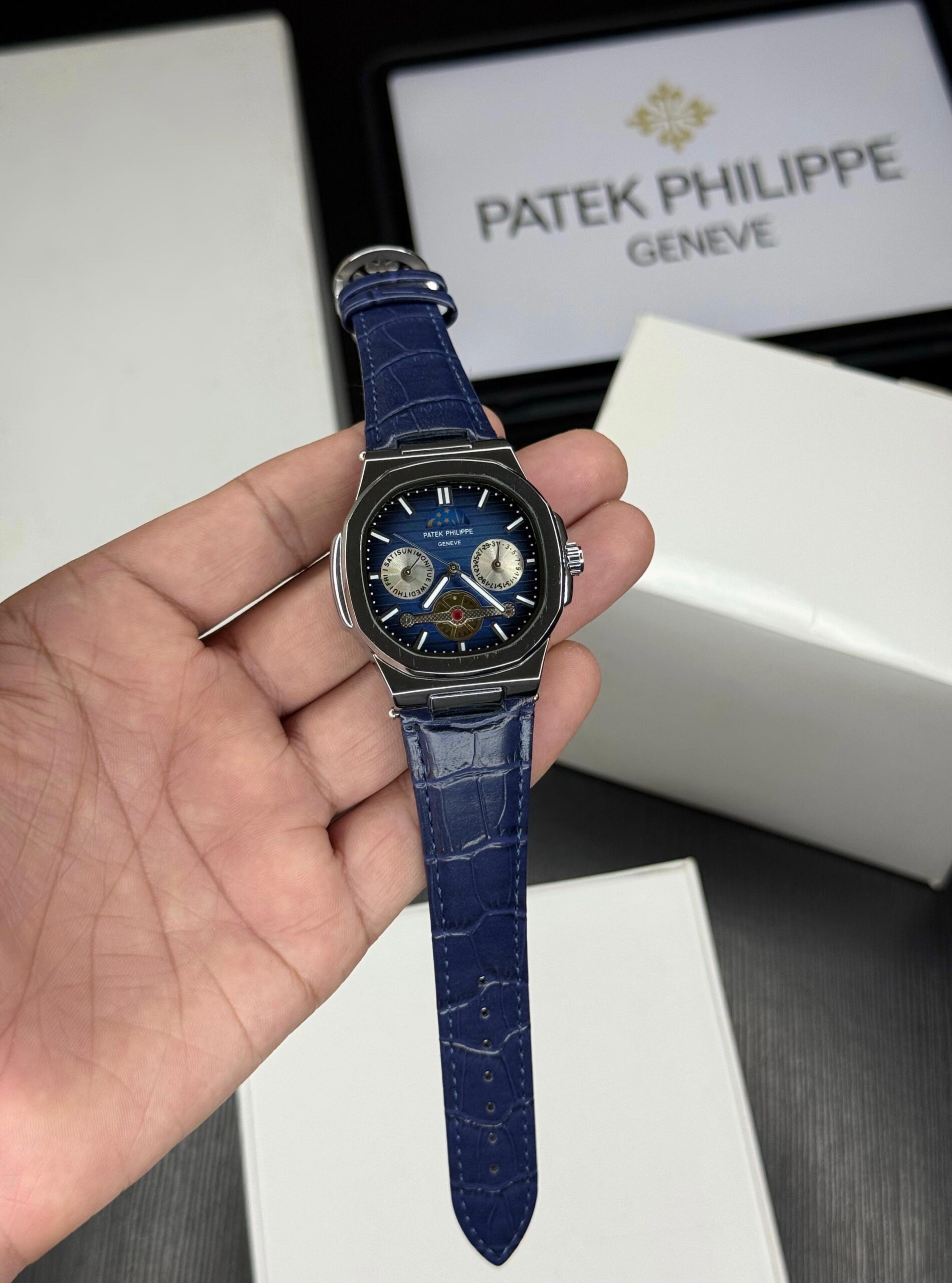 Patek Philipp_e Nautilus Chronograph - Image 3