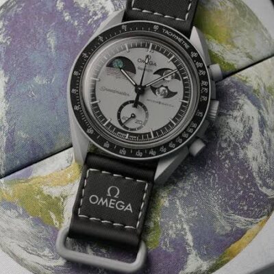 Omeg a Moon Swatc h